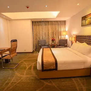Otel Bengal Canary Park ****